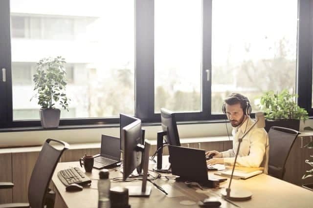 7 Ways Your Business Can Save Money on Tech