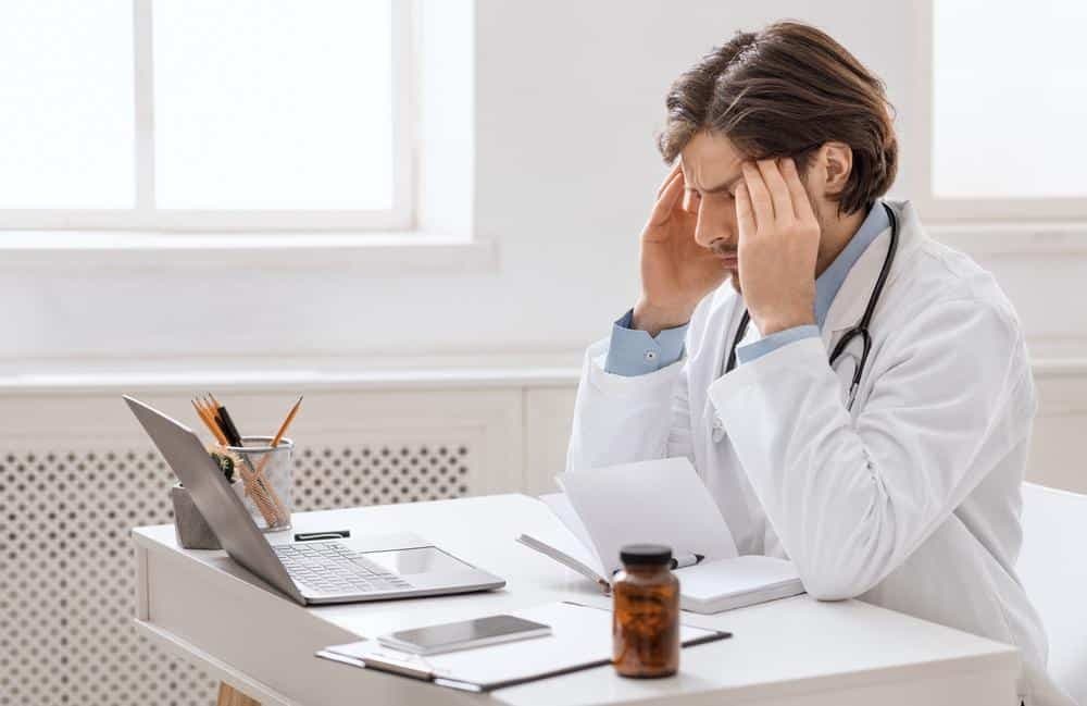 Causes of Burnout in Healthcare Professionals and Some Tools to Prevent it