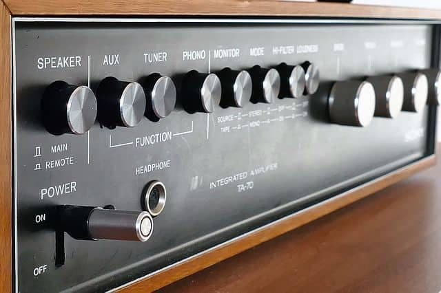 4 Tips to building a home sound system for parties 1
