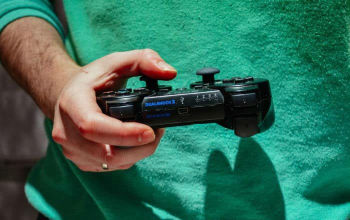 C:\Users\acer\Dropbox\Gamulator Guest Posting Articles - Ivan\Novi Tekstovi\techgeekers.com - Playing SNES Games on Windows PC Explained\pc-gaming-controler.jpg